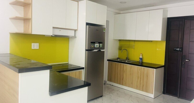 bep can ho cho thue 1 810x430 - Cho thuê căn hộ 80m2, chung cư Scenic Valley 1, 02pn, giá 20tr/tháng, đầy đủ nội thất, xem nhà dễ.