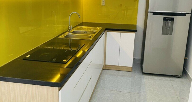 bep can ho cho thue 810x430 - Bán căn hộ chung cư Scenic Valley 1, 77m2, căn góc, giá 5.4 tỷ, đầy đủ nội thất, xem nhà dễ.