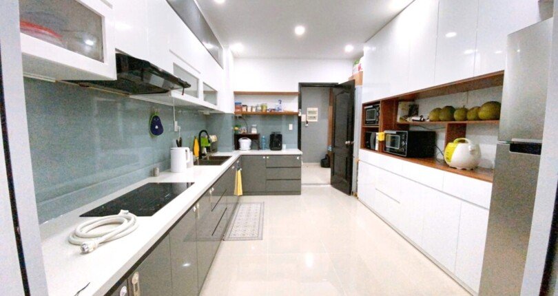 can canh bep rong rai 1 810x430 - Bán căn hộ 3 phòng ngủ căn Dr3 Chung cư Riverside Residence Quận 7 giá 9,5 tỷ