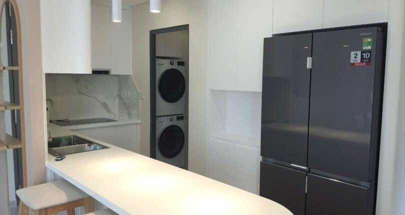 can canh bep rong rai 2 810x430 - Chủ gửi bán gấp căn hộ 3pn Block A Chung cư Cardinal Court Phú Mỹ Hưng T9/2024