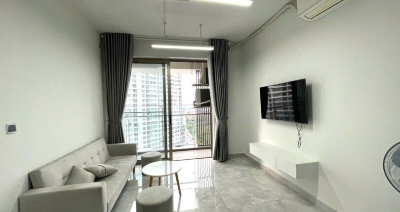 can canh phong khach can ho ban 1 810x430 - Giá mua bán căn hộ 2pn Block H Chung cư The Peak Midtown m8 Quận 7 T9/2024