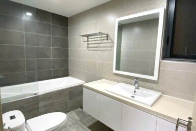can-ho-co-2-toilet-day-du-thiet-bi-nhu-hinh