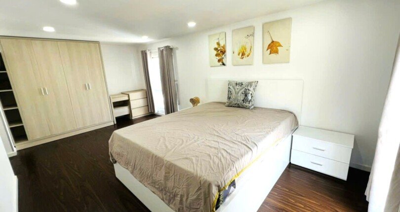 can ho co 3 phong ngu rong rai 810x430 - Giá mua bán căn hộ Duplex tòa tháp 1b Chung cư Sky Garden 1 Quận 7 T9/2024