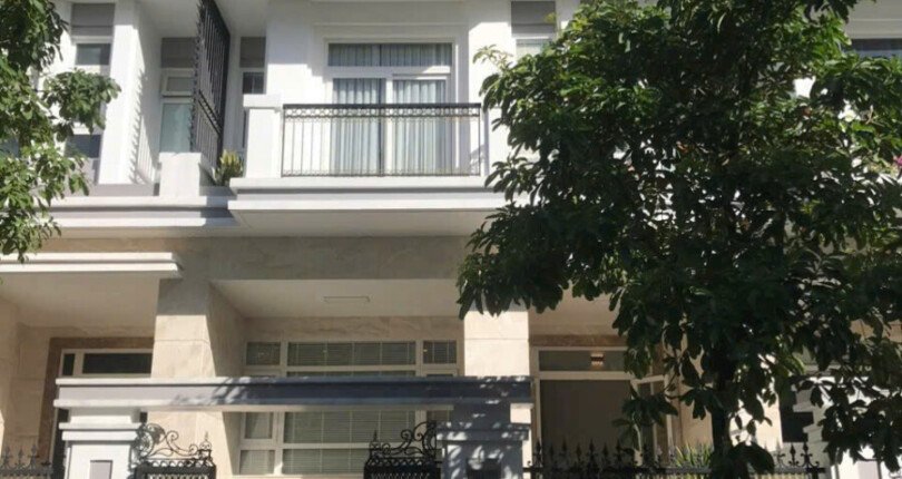 hinh anh nha dat cho thue 810x430 - Giá cho thuê nhà nguyên căn có thang máy khu dân cư The Peak Garden Quận 7 T9/2024
