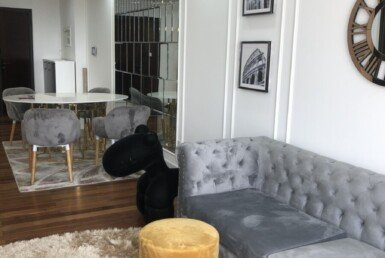 hinh-anh-phong-khach-can-ho-ban