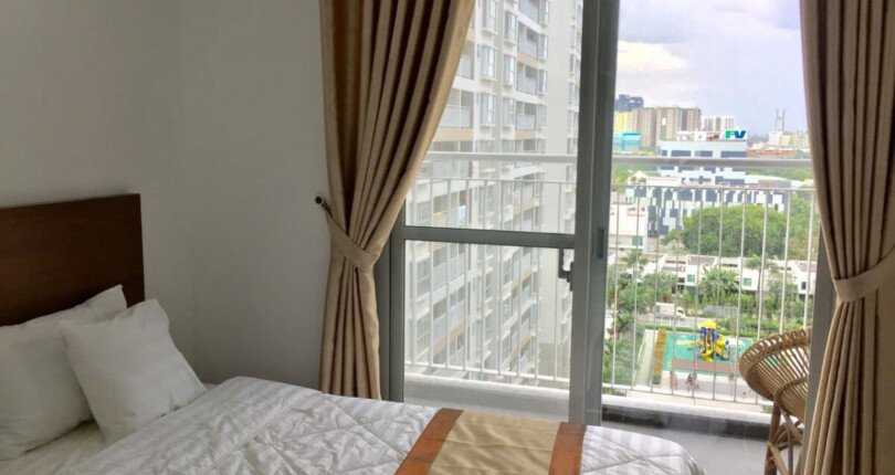 hinh anh phong ngu can ho ban 12 810x430 - Bán căn hộ chung cư ScenicValley 1, 80m2, 02pn, giá 5.650 tỷ, đầy đủ nội thất, view hồ bơi.