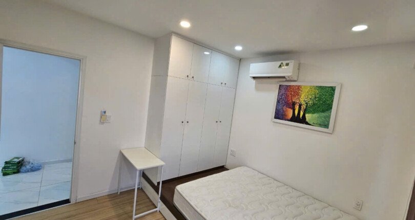 hinh anh phong ngu can ho ban 14 810x430 - Cần bán căn hộ chung cư Hưng Phúc, 78m2, giá 5.4 tỷ, đầy đủ nội thất + 01 ô đậu xe ô tô.