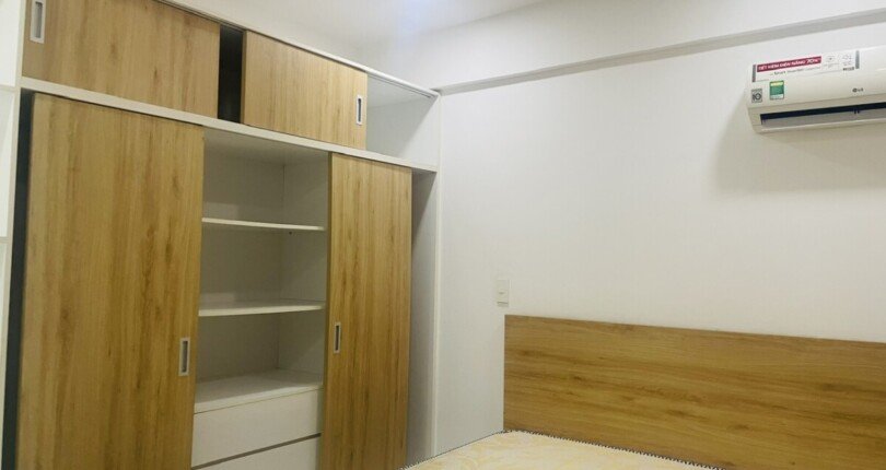 hinh anh phong ngu can ho cho thue 810x430 - Cho thuê căn hộ 80m2, chung cư Scenic Valley 1, 02pn, giá 20tr/tháng, đầy đủ nội thất, xem nhà dễ.