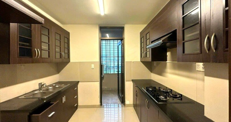 khong gian bep 1 810x430 - Giá mua bán căn hộ 3pn Chung cư The Panorama Phú Mỹ Hưng Quận 7 T10/2024