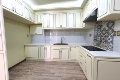 khong gian bep rong rai 1 385x258 - Giá mua bán căn hộ 3pn Block D Chung cư Scenic Valley 1 Quận 7 T9/2024