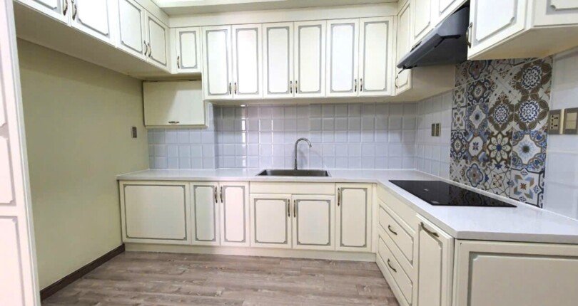 khong gian bep rong rai 1 810x430 - Giá mua bán căn hộ 3pn Block D Chung cư Scenic Valley 1 Quận 7 T9/2024