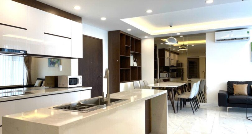 khong gian bep va phong khach 810x430 - Giá mua bán căn hộ 3pn Block A Chung cư Hưng Phúc Happy Residence Quận 7 t10/2024