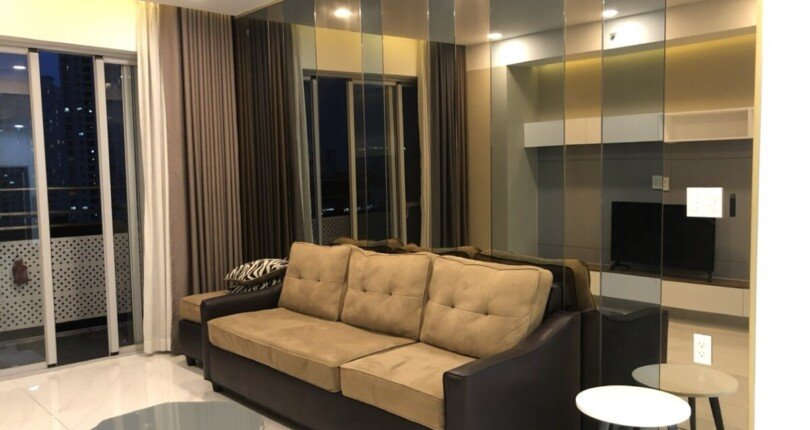 phong khach can ho ban 13 810x430 - Bán căn hộ tầng sân vườn, chung cư Scenic Valley 1, diện tích 133m2, giá 9.8 tỷ , nhà đang có hdt 1.700usd/tháng.