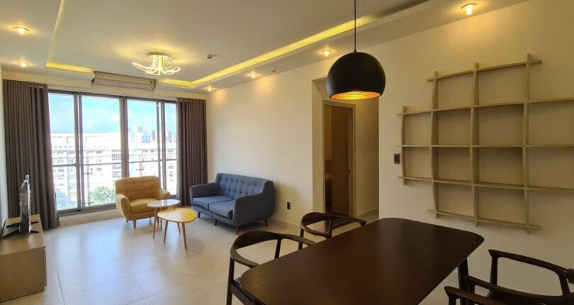 phong khach can ho ban 24 810x430 - Cần bán căn hộ chung cư Green Valley, 89m2, tầng trung, giá 6 tỷ + 01 ô đậu xe ô tô.