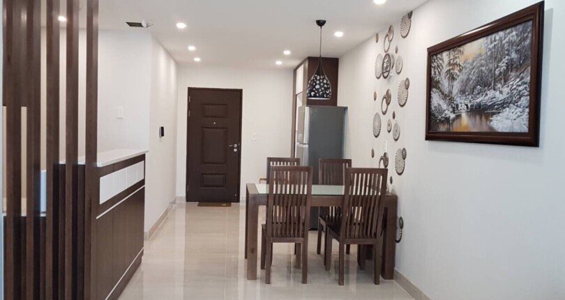 phong khach can ho ban 25 810x430 - Bán căn hộ chung cư ScenicValley 1, 70m2, 02pn, giá 5 tỷ, đầy đủ nội thất, view Đông Nam.