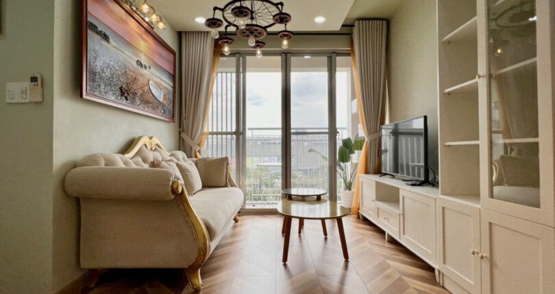 phong khach can ho ban 3 810x430 - Bán căn hộ chung cư ScenicValley 1, 02pn, giá 4.8 tỷ, nhà đẹp, đầy đủ nội thất.