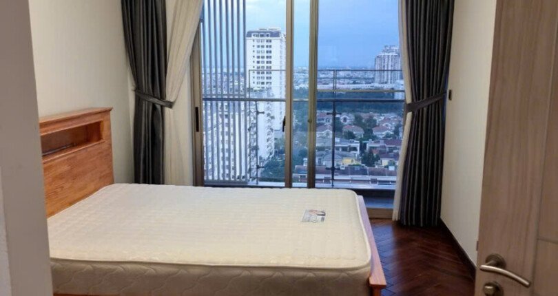 phong ngu can ho ban 10 810x430 - Cần bán căn hộ chung cư Midtown The Symphony, 96m2, giá 7,6 tỷ, xem nhà dễ.