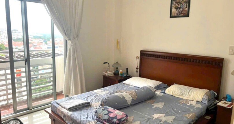 phong ngu co ban cong thoang mat 810x430 - Giá mua bán căn hộ 3pn Block B Chung cư Park view Quận 7 T9/2024