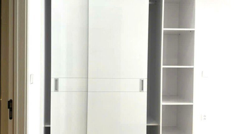 phong ngu co noi that co ban 810x430 - Giá cho thuê căn hộ 2pn Chung cư Cardinal Court Phú Mỹ Hưng Quận 7 T9/2024