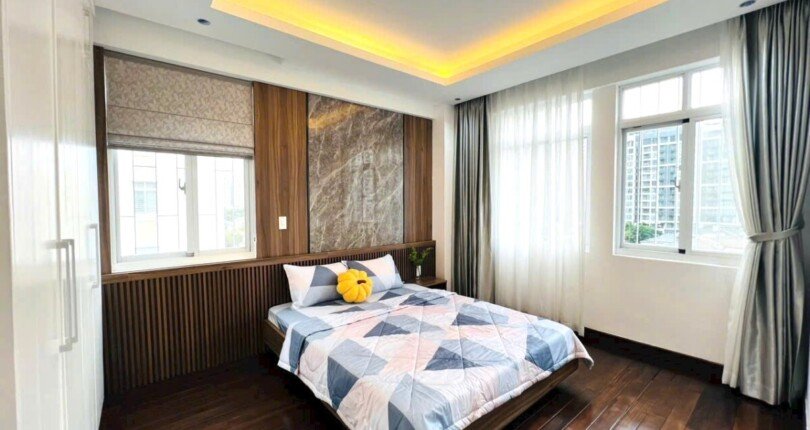 phong ngu lon 1 810x430 - Giá mua bán căn hộ 3pn Bloc B Chung cư Cảnh Viên 3 phường Tân Phú Quận 7 T10/2024