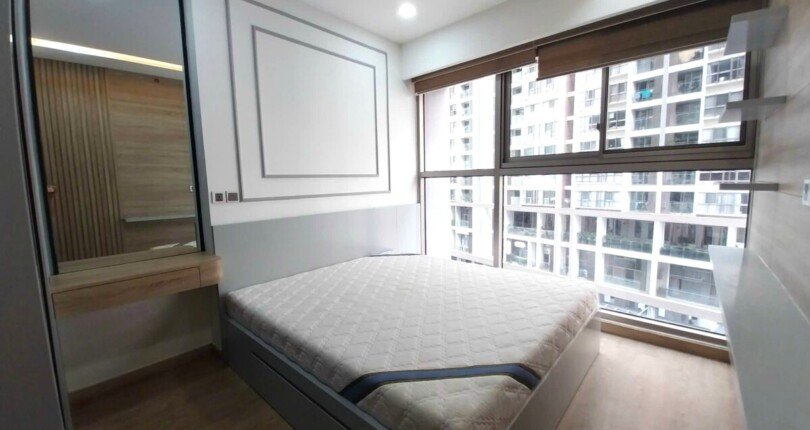 phong ngu master 1 810x430 - Giá mua bán căn hộ 2pn Block A Chung cư Midtown m7 Phú Mỹ Hưng Quận 7 T9/2024