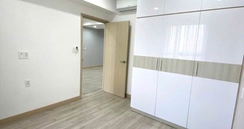 phong ngu nho co tu quan ao rong rai 810x430 - Giá mua bán căn hộ 3pn Block B view công viên Chung cư Nam Phúc Le Jardin Quận 7 T9/2024