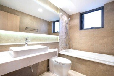 toilet-co-bon-tam-nam