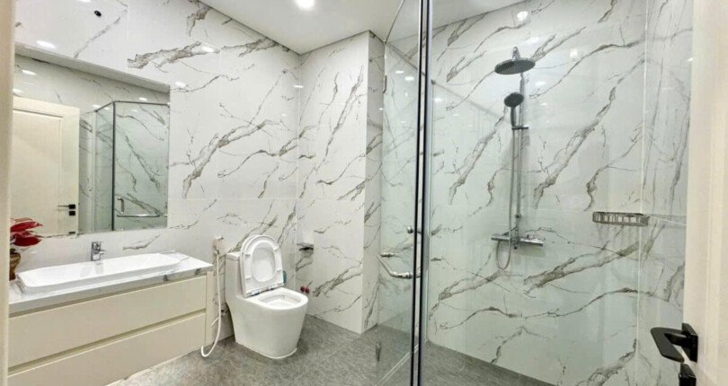 toilet day du thiet bi 810x430 - Giá cho thuê nhà Biệt thự nguyên căn khu Mỹ Thái 3 Phú Mỹ Hưng Quận 7 T9/2024