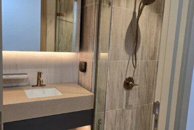 toilet-day-du-thiet-bi-sang-trong