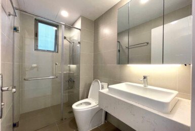 toilet-day-du-trang-thiet-bi-noi-that