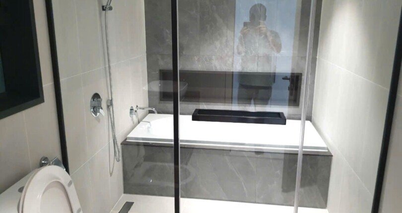 toilet trong can ho ban 810x430 - Chủ gửi bán gấp căn hộ 3pn Block A Chung cư Cardinal Court Phú Mỹ Hưng T9/2024