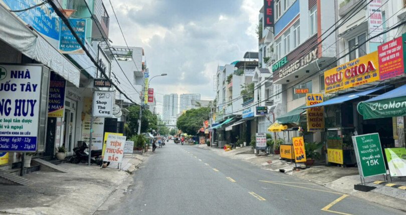 vi tri nha ban lien ke cac toa nha cao oc khach san 810x430 - Giá mua bán nhà mặt Đường số 15 Phường Tân Kiểng Quận 7 T9/2024