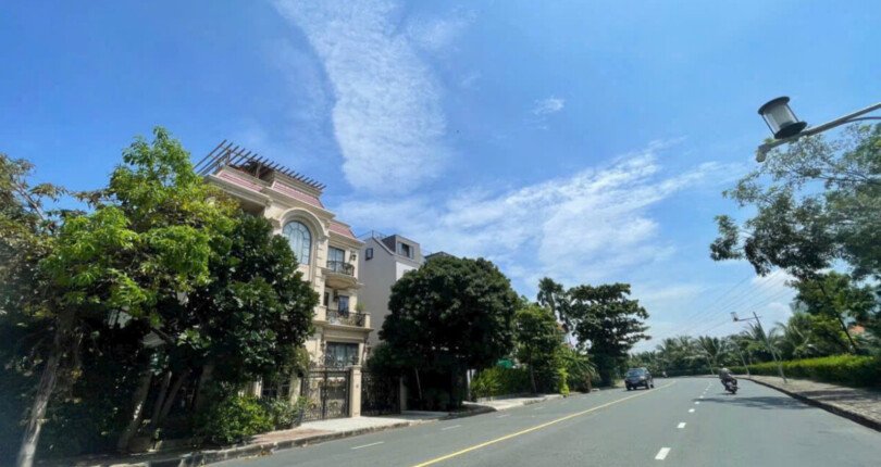 vi tri nha mat duong tan phu quan 7 810x430 - Giá mua bán nhà Biệt thự nguyên căn đường nội khu Nam Thông Quận 7 T10/2024