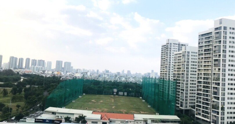 view ban cong can ho 810x430 - Giá mua bán căn hộ 3pn Block D Chung cư Scenic Valley 1 Quận 7 T9/2024