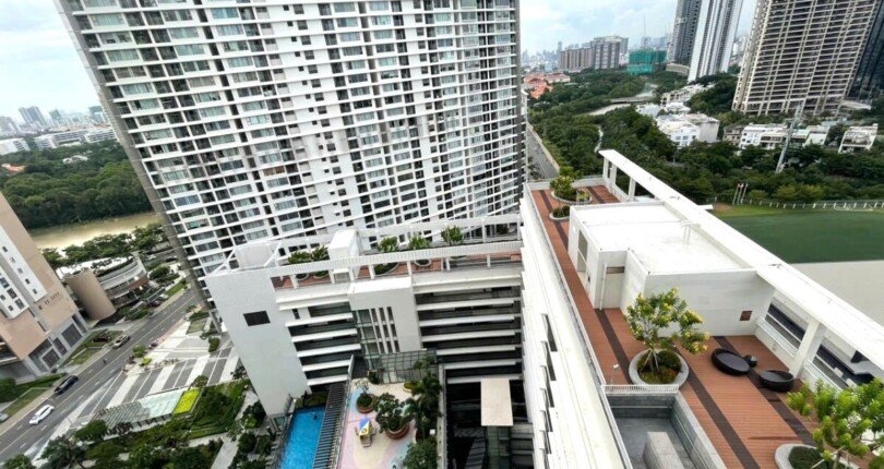 view can ho truc dien thac nuoc noi khu 810x430 - Giá mua bán căn hộ 2pn Block H Chung cư The Peak Midtown m8 Quận 7 T9/2024