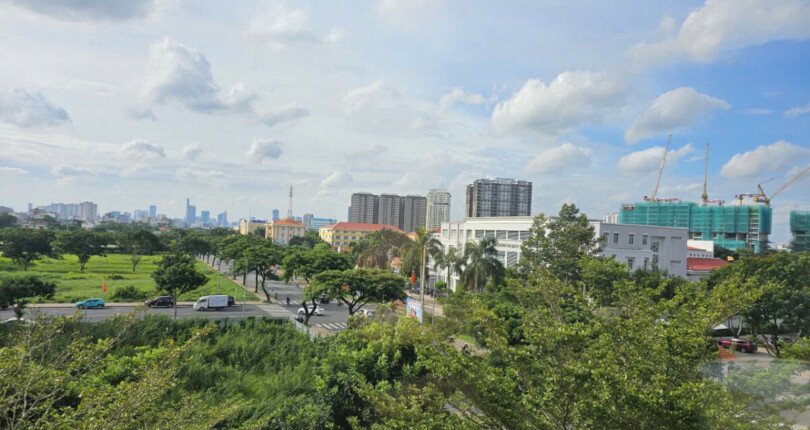 view nhin tu ban cong can ho 810x430 - Chính chủ gửi bán căn hộ Duplex G3.02 Chung cư Star Hill Phú Mỹ Hưng Q7 T9/2024