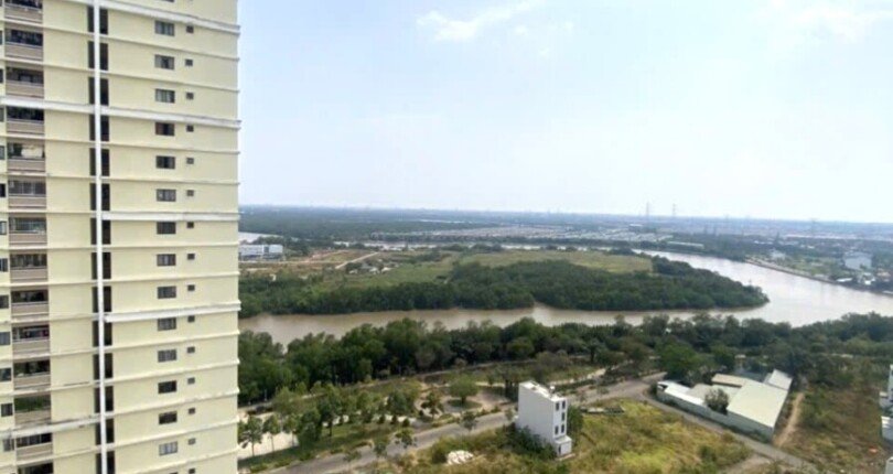 view nhin tu phong ngu 810x430 - Giá mua bán căn hộ 2pn Block B Chung cư The Era Town Quận 7 T9/2024