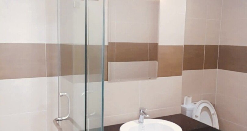 wc can ho ban 810x430 - Bán căn hộ chung cư Scenic Valley 2, 75m2, căn góc, giá 5.2 tỷ, đầy đủ nội thất + 01 ô đậu xe.