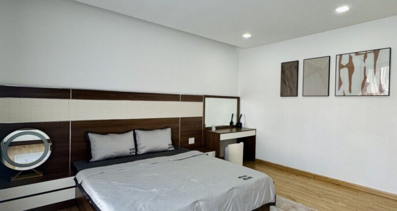 z5735980561079 b1379b994f160c185abec8190992dff4 810x430 - Bán căn Duplex Star Hill Phú Mỹ Hưng, 151m2 2 view, 3 phòng ngủ tặng ô xe