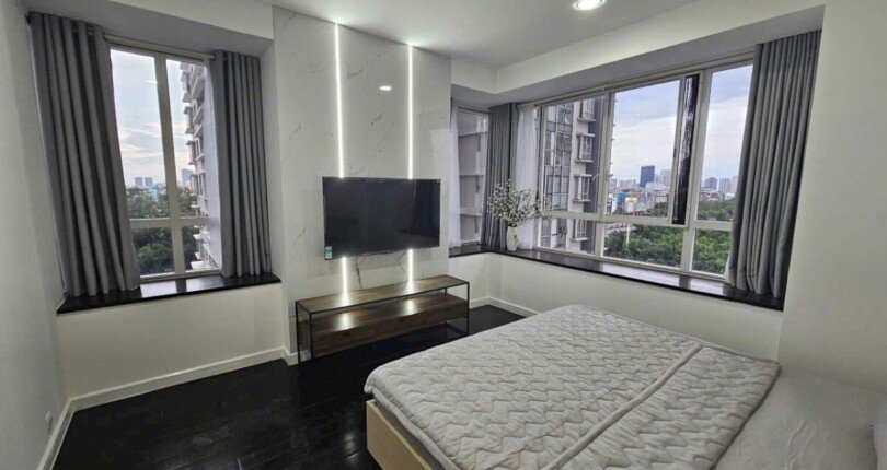 z5784435750449 ca95c6e9652e16506a9b19e491c938f2 810x430 - Bán căn hộ Sunrise City View, 163m2, 5 phòng ngủ, sẵn hđ thuê