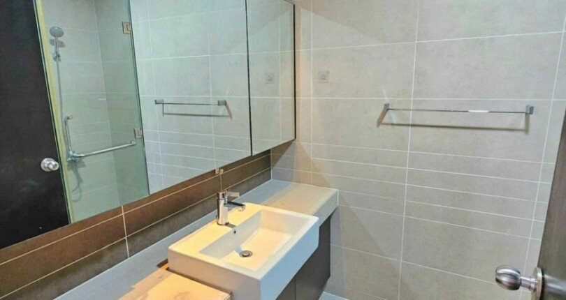 z5784435800753 4009505e6288d52eb2c7d1c2a0d4900c 810x430 - Bán căn hộ Sunrise City View, 163m2, 5 phòng ngủ, sẵn hđ thuê
