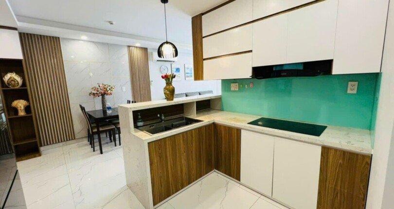 z5806179172342 8d961aafee70eea7fbd2fbd69701f97f 810x430 - Bán căn hộ Scenic Valley, 77m2, 2 phòng ngủ, nhà đẹp full nội thất