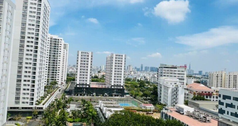 z5806179217107 985aa2a68b6e343e1772a2d66b3c1768 810x430 - Bán căn hộ Scenic Valley, 77m2, 2 phòng ngủ, nhà đẹp full nội thất