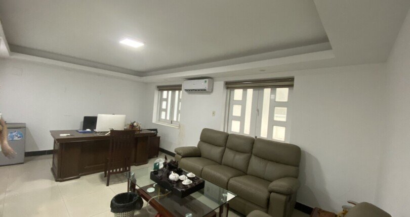 z5810143527732 e5d97c391845c34b657ad97f8d121978 810x430 - Cho thuê mặt tiền Hưng Gia Phú Mỹ Hưng, dtsd 350m2, 5 phòng, giá tốt