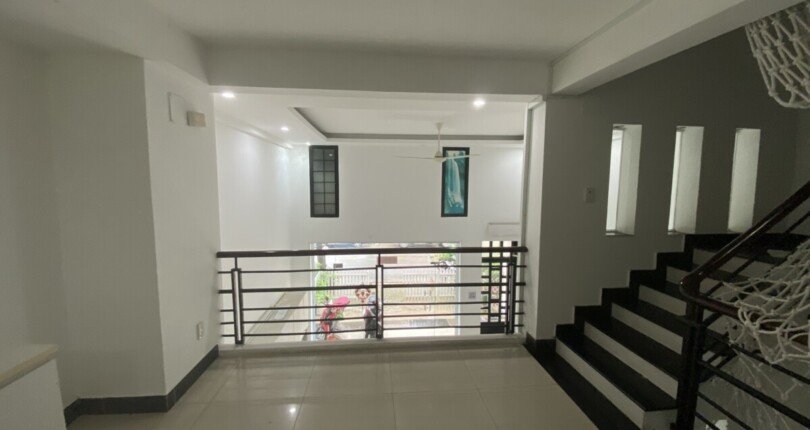 z5810143542274 8161c84699b7417fba0baad2343397c3 810x430 - Cho thuê mặt tiền Hưng Gia Phú Mỹ Hưng, dtsd 350m2, 5 phòng, giá tốt