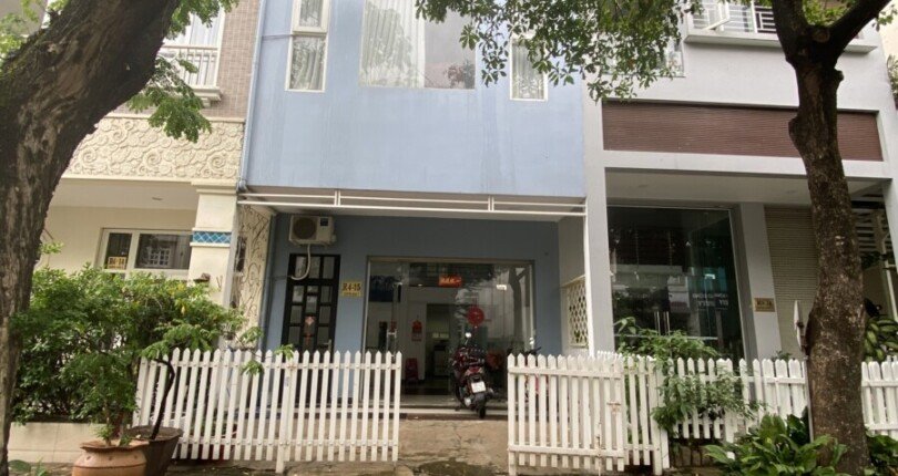 z5810143563198 7ddd5527ca74240a7dd0af2984aea988 810x430 - Cho thuê mặt tiền Hưng Gia Phú Mỹ Hưng, dtsd 350m2, 5 phòng, giá tốt