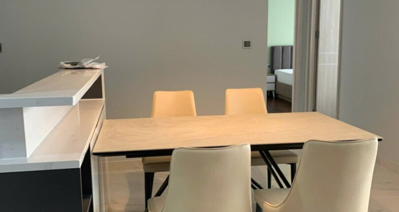 z5838868857437 a4cc8506deb93a805cbb254e33c3a15f 810x430 - Cho thuê căn hộ Midtown 2 phòng ngủ có đầy đủ nội thất đẹp như hình