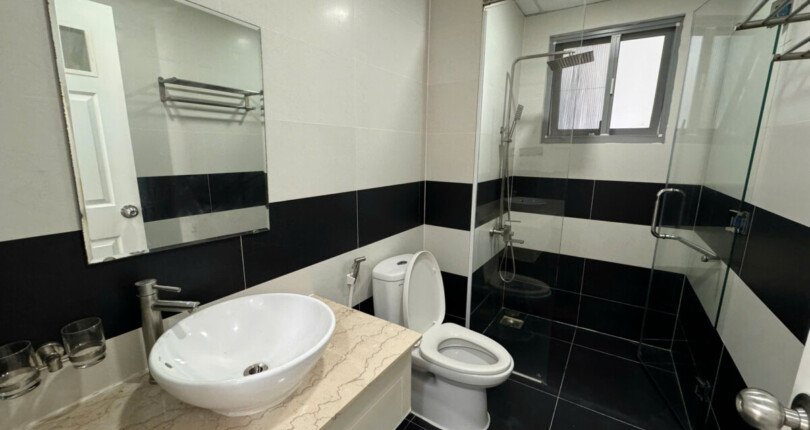 z5842809605805 ef5a48d1e2c3c194d0c2f38a794c62ee 810x430 - Chủ nhà gửi em tìm khách thuê căn hộ Green Valley, Phú Mỹ Hưng. 3 phòng ngủ full nội thất