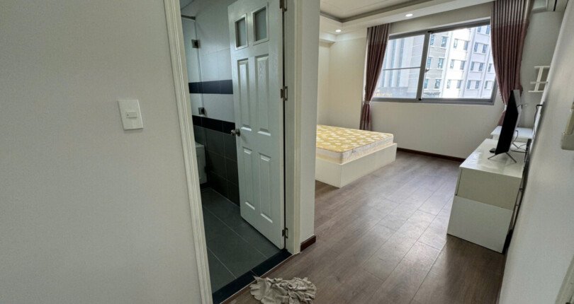 z5842809625186 54a980b32761e8dcc8e035f2f153ca0a 810x430 - Chủ nhà gửi em tìm khách thuê căn hộ Green Valley, Phú Mỹ Hưng. 3 phòng ngủ full nội thất