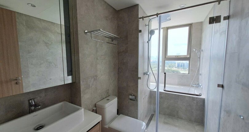 z5846346124257 e42fd0a7d23ca22e2725fa4bd2f20bc5 810x430 - Cho thuê căn hộ cao cấp Horizon Phú Mỹ Hưng sát bên hồ Bán Nguyệt tầng 12.